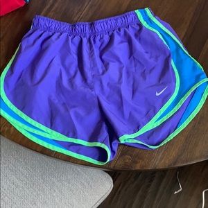 Nike shorts women’s medium